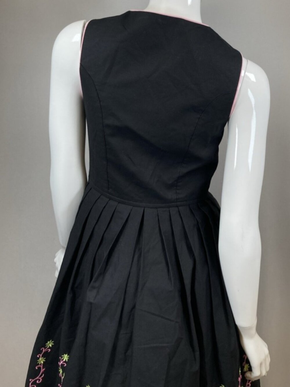 NWOT Dirndl Oktoberfest Embroidered Floral Midi Dress Black Size 38 - Picture 5 of 12